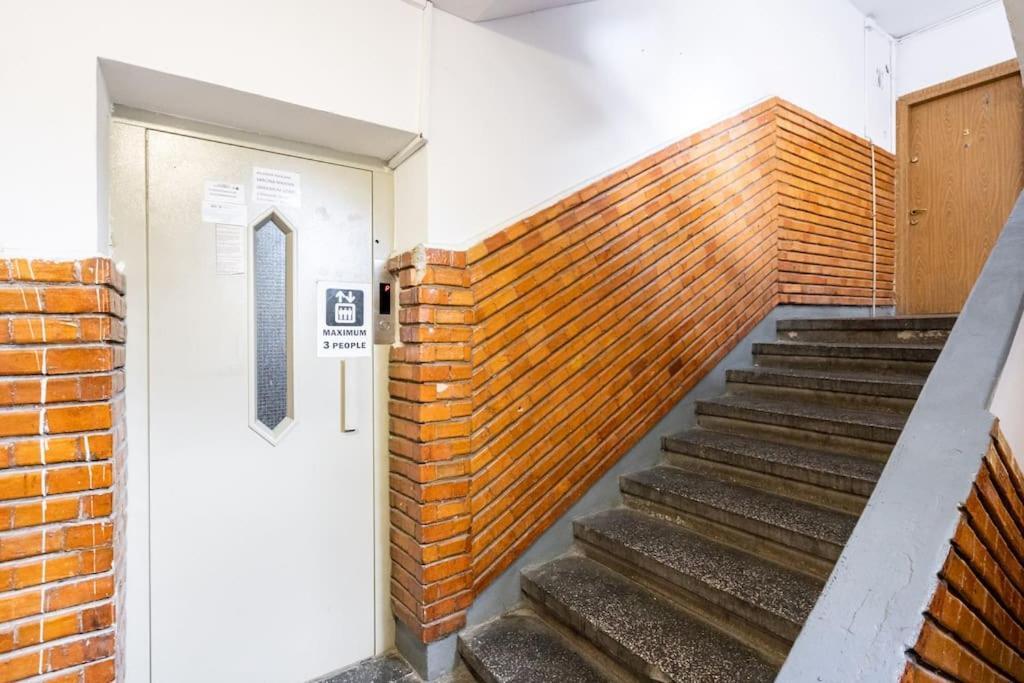 Stunning Views 2Br Midtown Flat - Charming Balcony Apartamento Bucareste Exterior foto
