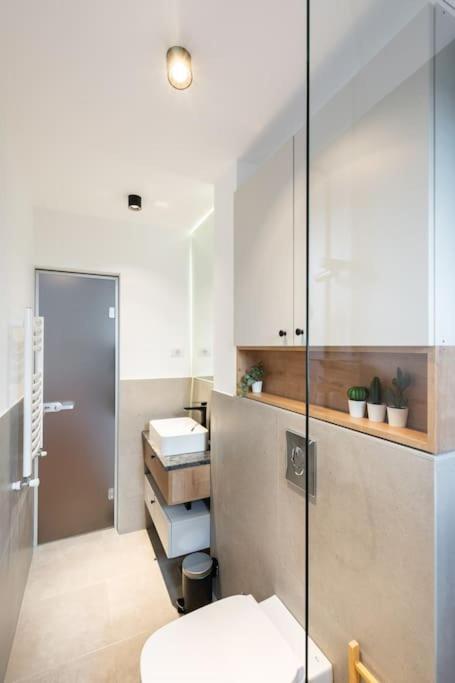 Stunning Views 2Br Midtown Flat - Charming Balcony Apartamento Bucareste Exterior foto
