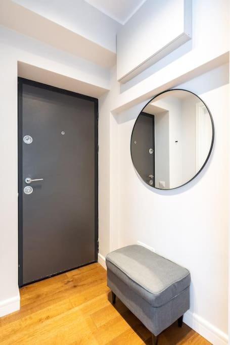 Stunning Views 2Br Midtown Flat - Charming Balcony Apartamento Bucareste Exterior foto