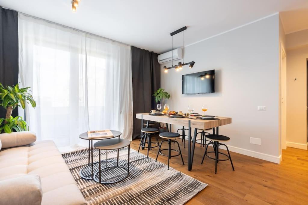 Stunning Views 2Br Midtown Flat - Charming Balcony Apartamento Bucareste Exterior foto